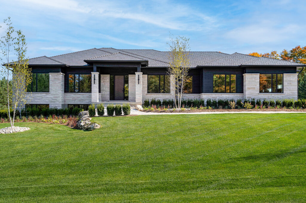 001_147_blue_jay_crescent_1